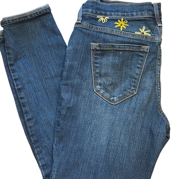 Old Navy Midrise Handmade Floral Embroidery Petite Jeans Size 4 - Picture 1 of 4